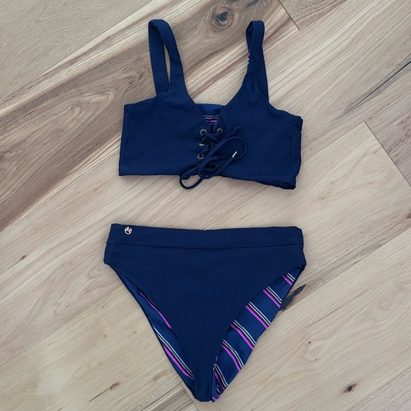 Maaji high rise bottoms reversible swimsuit - Picture 1 of 3